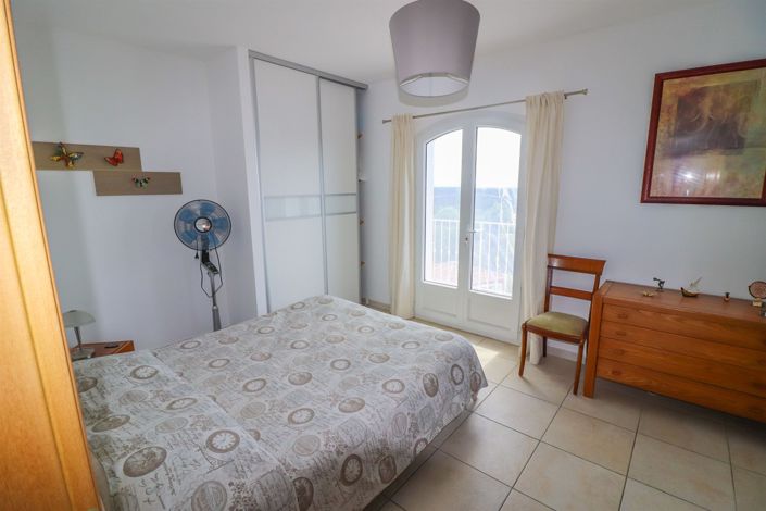 Image No.17-4 Bed House for sale