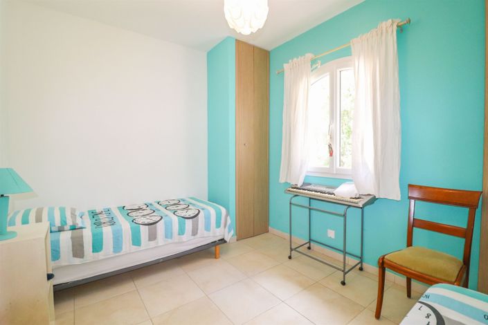 Image No.24-4 Bed House for sale
