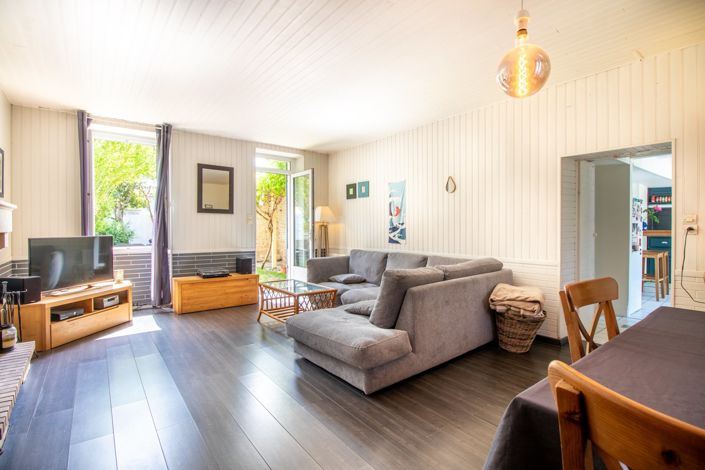 Image No.2-2 Bed House for sale