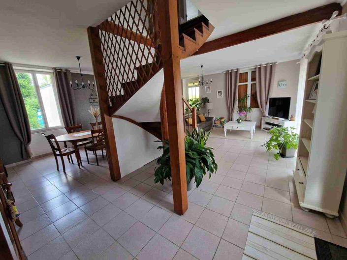 Image No.12-4 Bed House for sale
