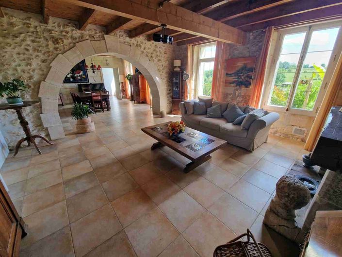 Image No.10-5 Bed House for sale