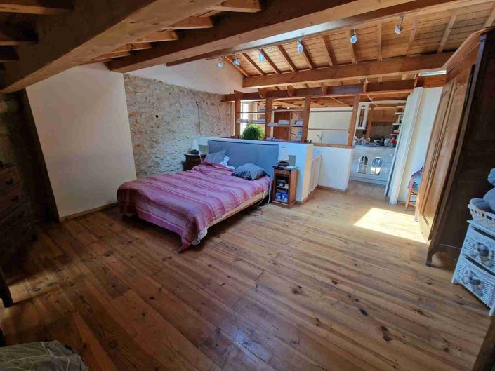 Image No.18-5 Bed House for sale