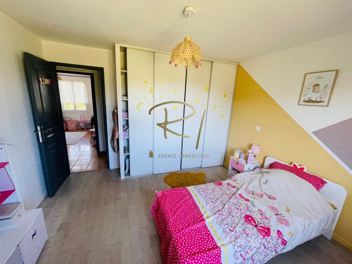 Image No.7-4 Bed House for sale