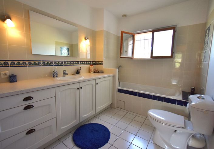 Image No.11-5 Bed House for sale