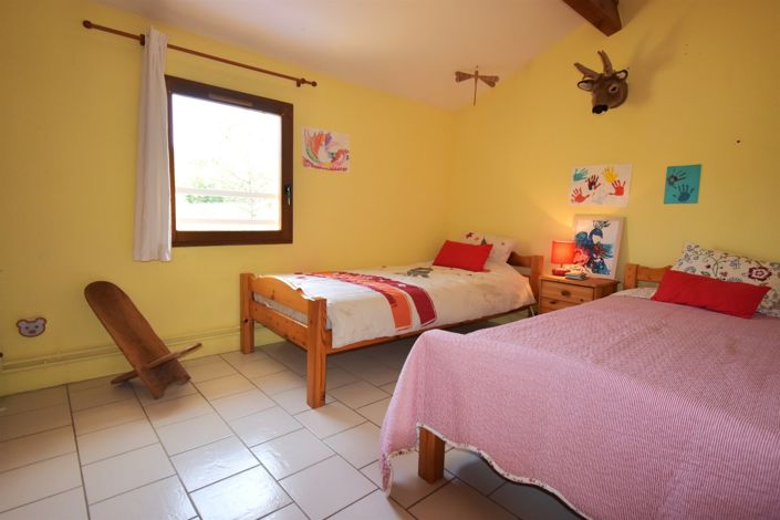 Image No.12-5 Bed House for sale