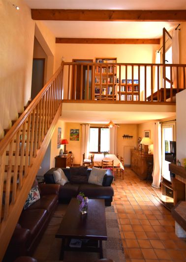 Image No.8-5 Bed House for sale