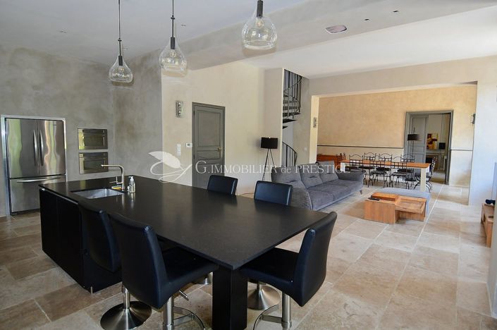 Image No.5-9 Bed House for sale