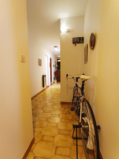 Image No.17-4 Bed House for sale