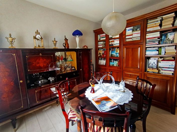 Image No.21-4 Bed House for sale