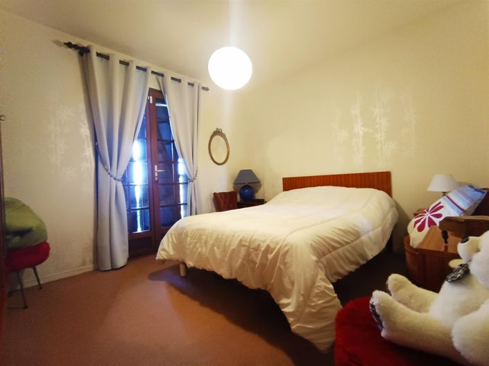 Image No.23-4 Bed House for sale