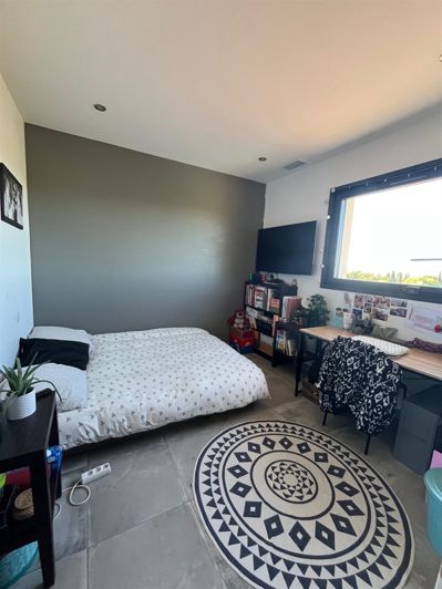 Image No.10-5 Bed House for sale