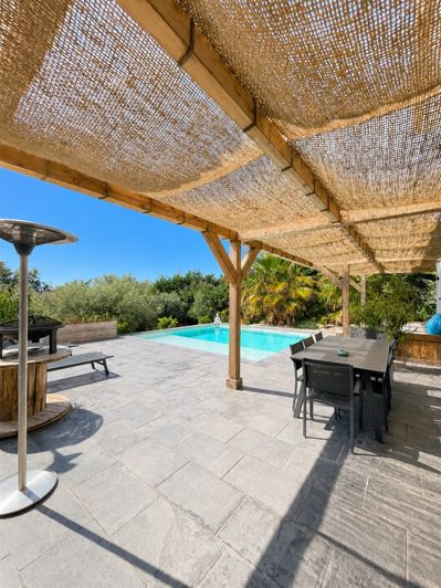 Image No.3-5 Bed House for sale