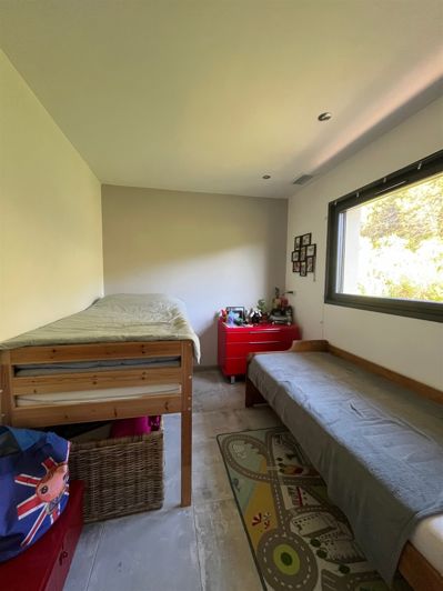 Image No.9-5 Bed House for sale