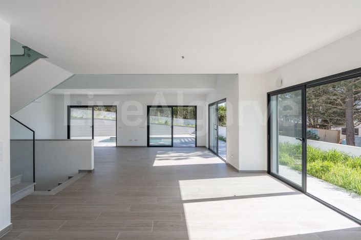 Image No.4-4 Bed House for sale