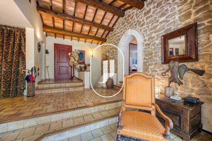 Image No.11-5 Bed House for sale