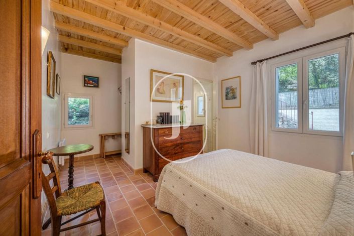 Image No.17-5 Bed House for sale