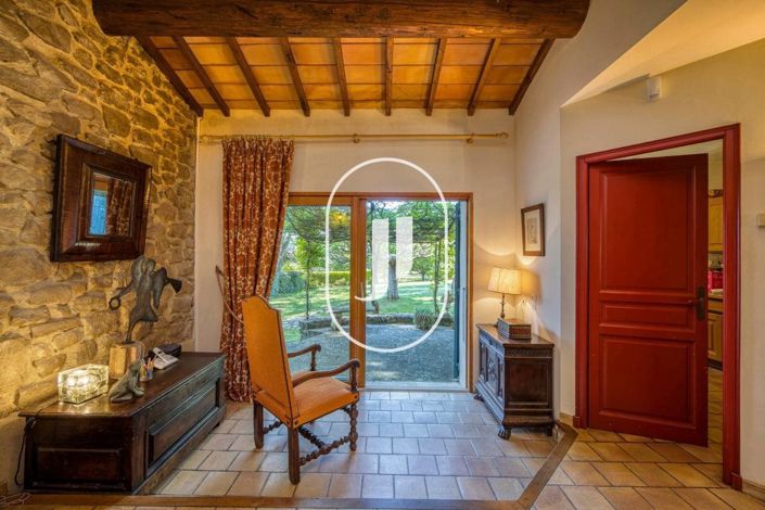 Image No.19-5 Bed House for sale