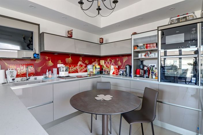 Image No.3-3 Bed Apartment for sale