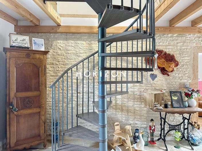 Image No.16-4 Bed House for sale