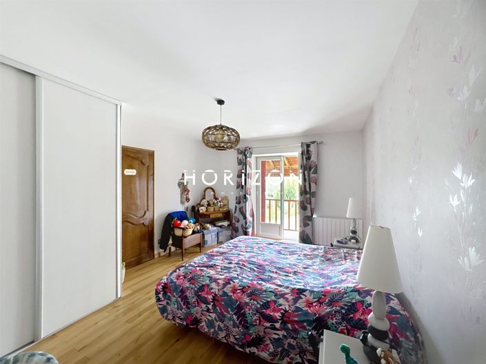 Image No.20-4 Bed House for sale