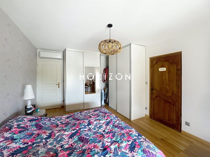 Image No.21-4 Bed House for sale