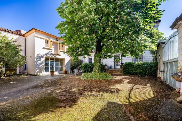 Image No.2-5 Bed Property for sale