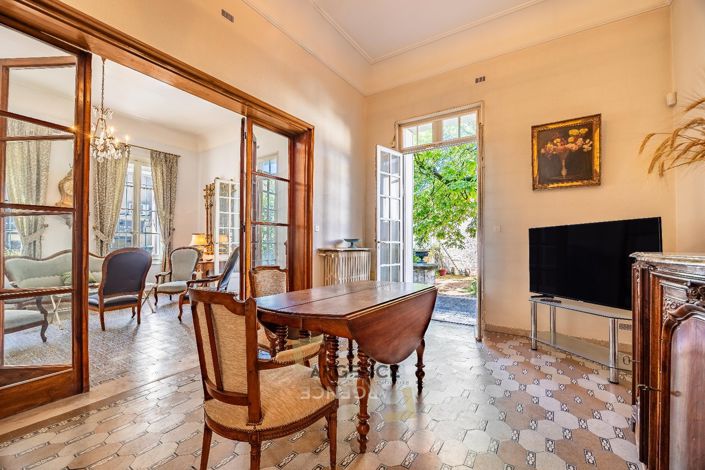 Image No.6-5 Bed Property for sale