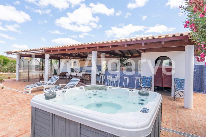 Image No.10-4 Bed House for sale