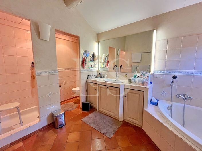 Image No.11-2 Bed House for sale
