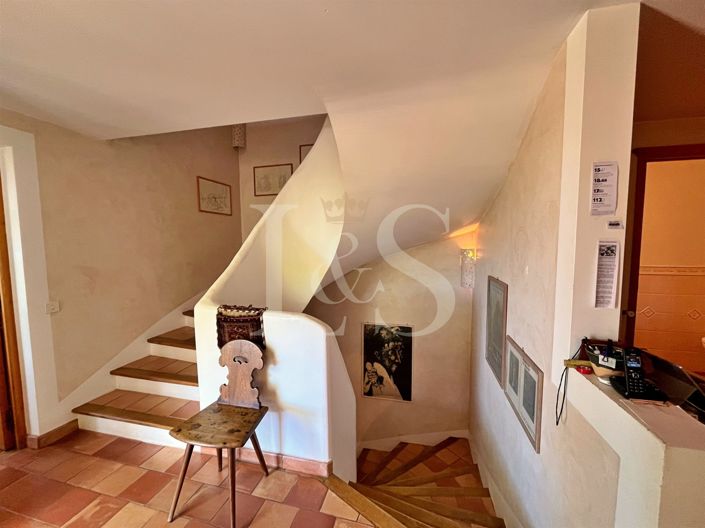 Image No.12-2 Bed House for sale