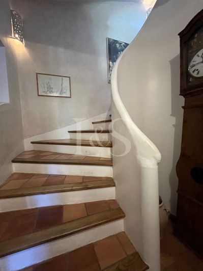 Image No.9-2 Bed House for sale