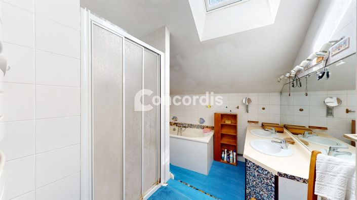 Image No.17-5 Bed House for sale
