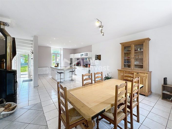 Image No.2-4 Bed House for sale