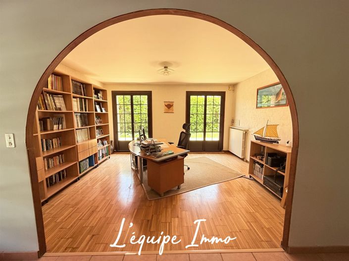 Image No.15-5 Bed House for sale