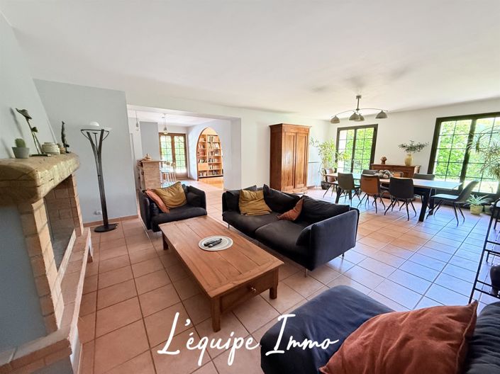 Image No.7-5 Bed House for sale