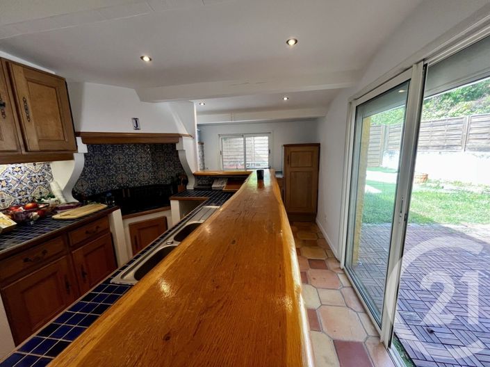 Image No.10-3 Bed House for sale