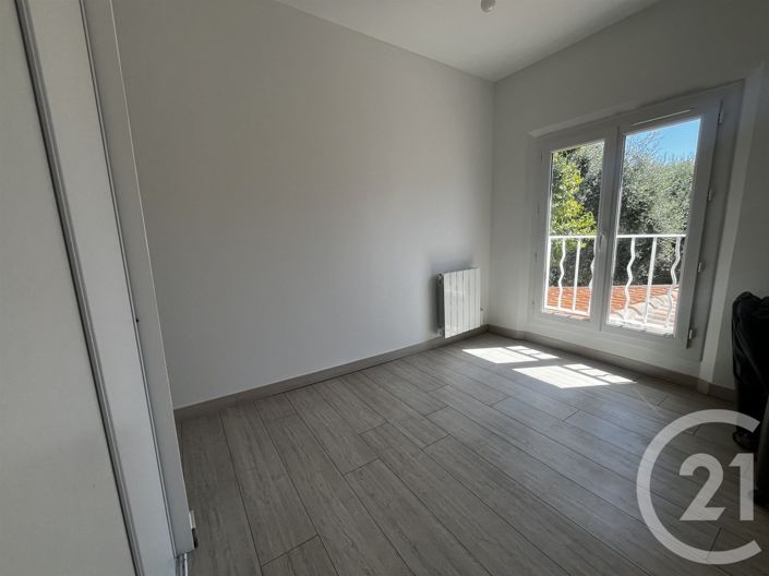 Image No.24-3 Bed House for sale