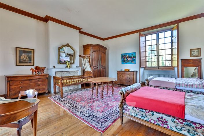 Image No.15-9 Bed Property for sale