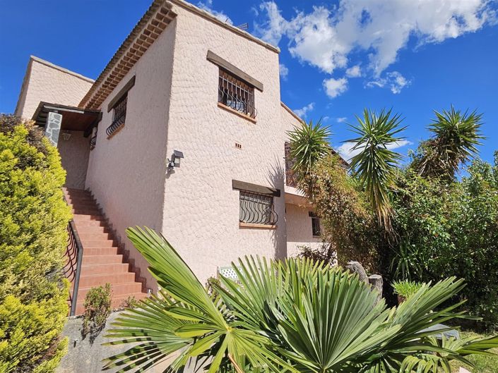 Image No.2-4 Bed House for sale