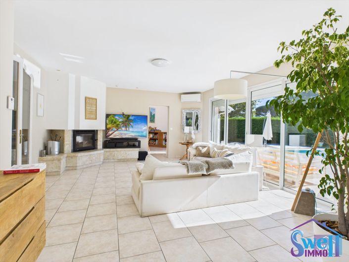 Image No.8-4 Bed House for sale