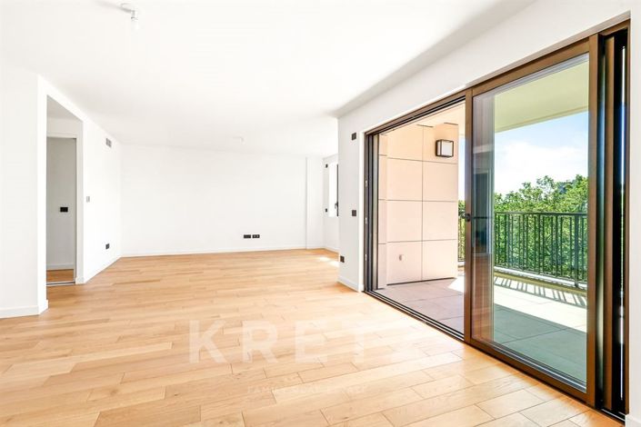 Image No.8-3 Bed Apartment for sale