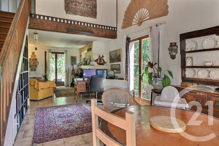 Image No.3-4 Bed House for sale
