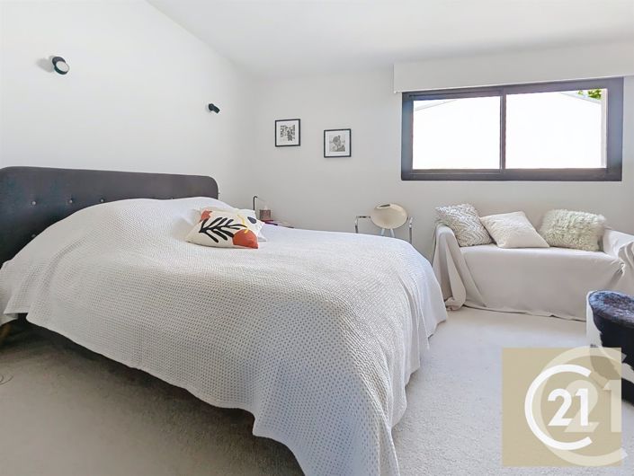 Image No.20-3 Bed House for sale