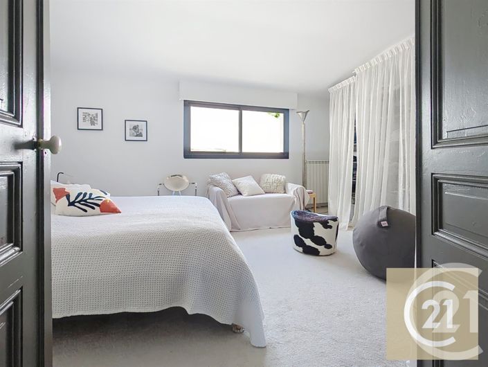 Image No.21-3 Bed House for sale