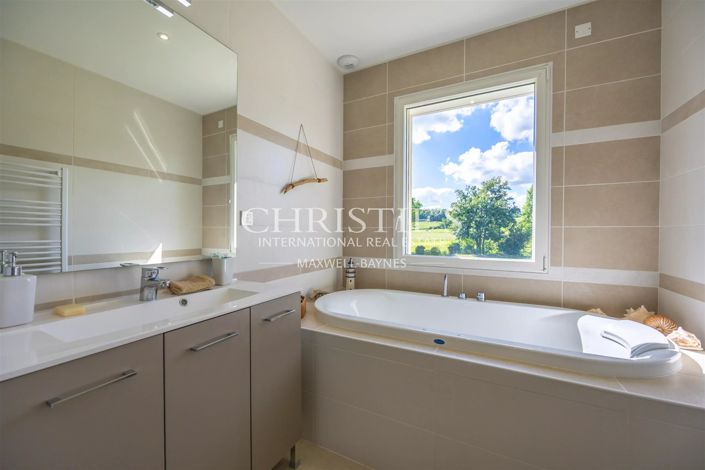 Image No.19-4 Bed House for sale