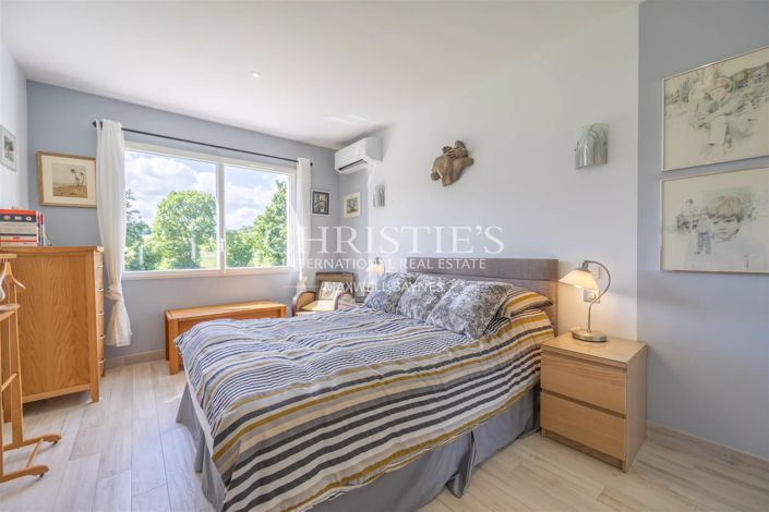 Image No.20-4 Bed House for sale