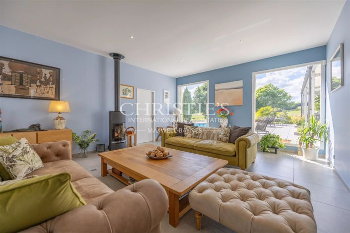 Image No.22-4 Bed House for sale