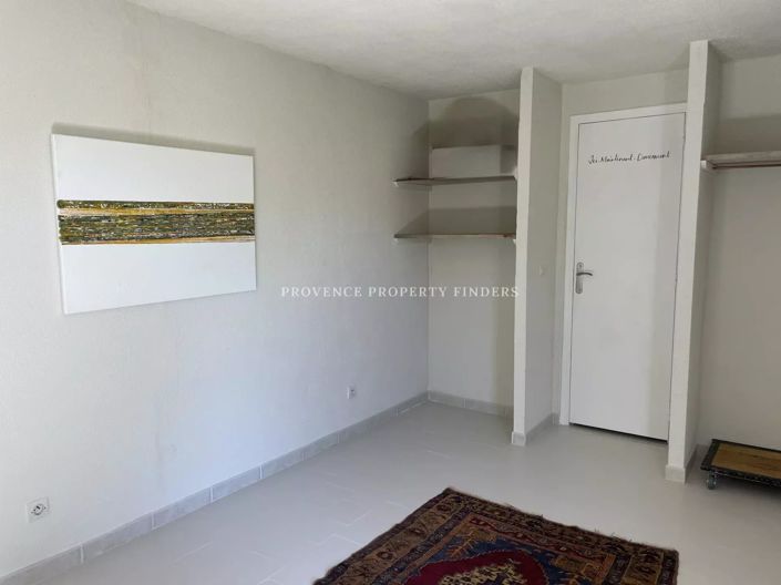 Image No.21-4 Bed House for sale