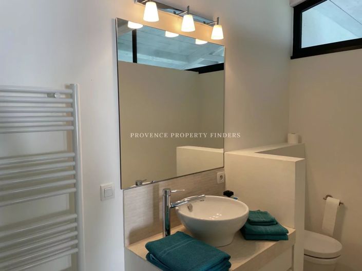Image No.28-4 Bed House for sale