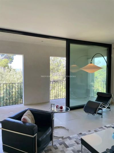 Image No.30-4 Bed House for sale